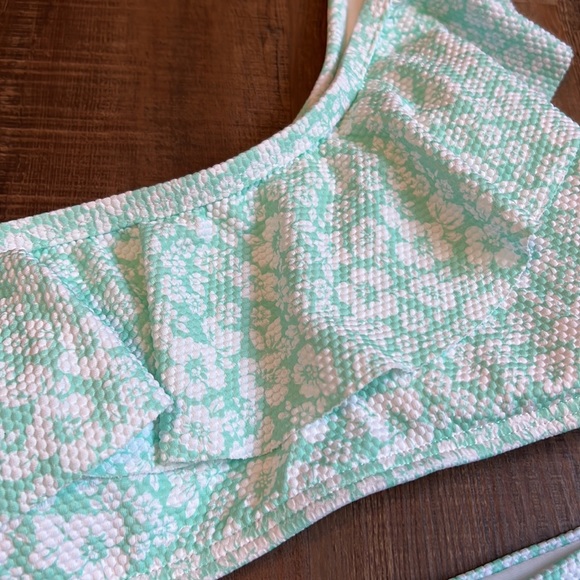 Gianni Bini Ruffle Top Bikini - Picture 2 of 6